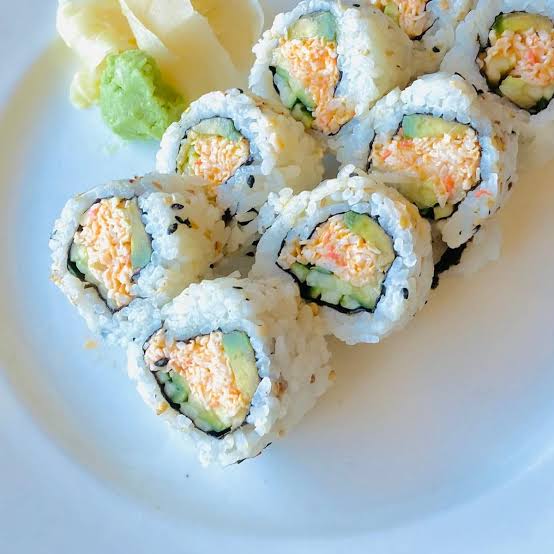 RK Spicy Kani Avocado Sushi Roll